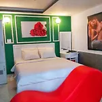Elly Hotel